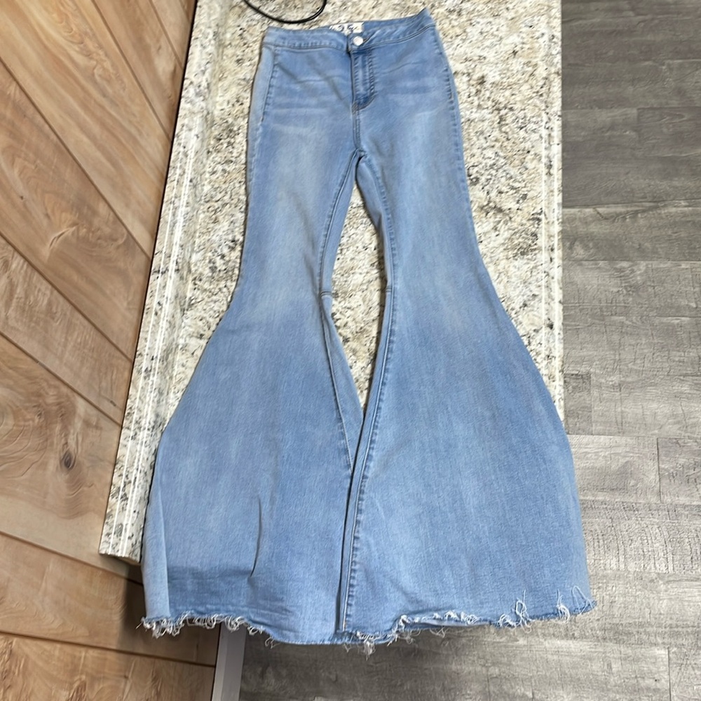 🩵We The Free (Free People) Bell Bottom Pants